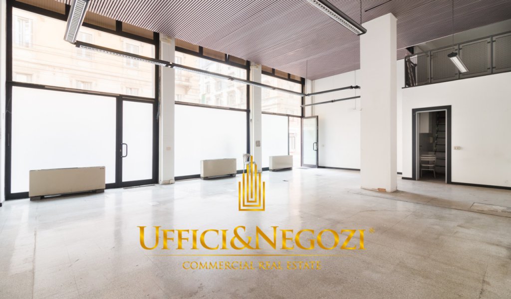 Affitto Negozio Milano - Negozio di 11 vetrine in affitto Località Porta Venezia, Indipendenza