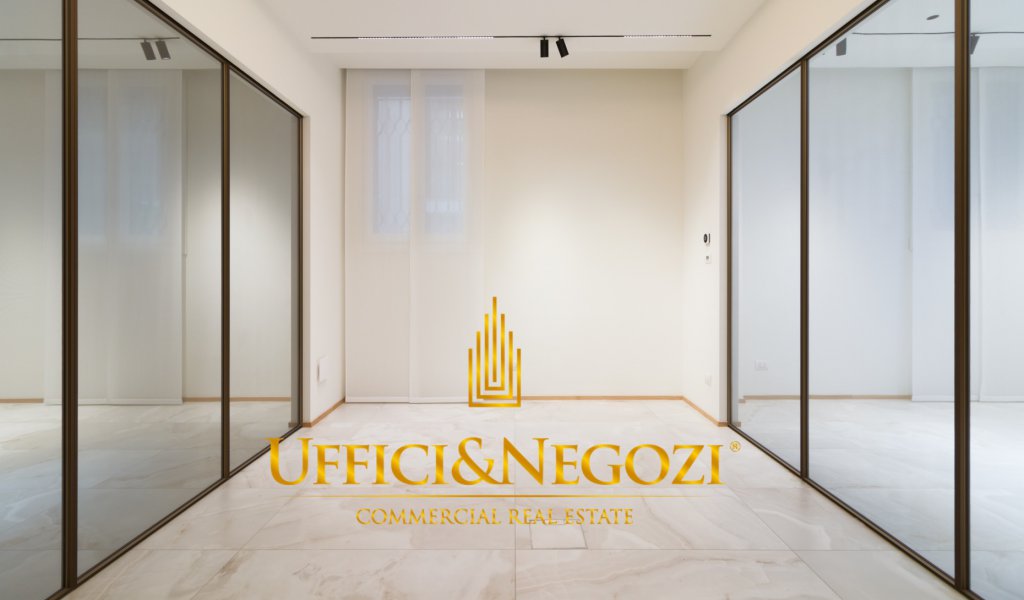 Rent Office Milan - Office for rent in via dei Piatti Locality 