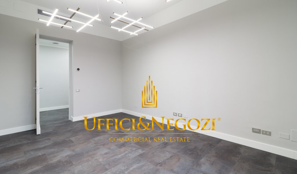 Rent Office Milan - Office for rent - Ground Floor Locality 