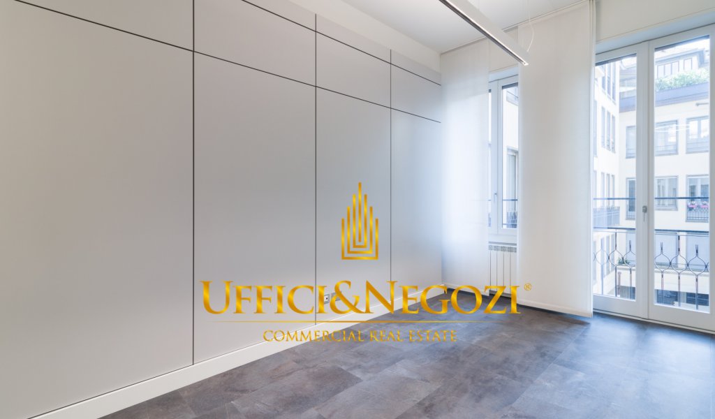 Rent Office Milan - Office for rent - Ground Floor Locality 