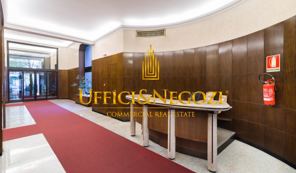 Rent Office Milan - Office in via Pontaccio Locality 