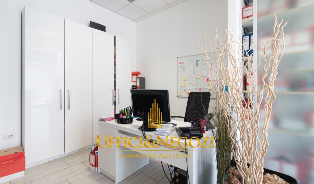 Sale Office Milan - Office for sale via Govone with 3 windows Locality 