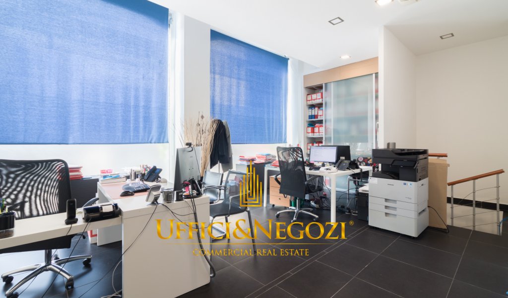 Vendita Ufficio Milano - ufficio in vendita via govone con 3 vetrine Località Canonica, Cenisio, Procaccini, Porta Volta
