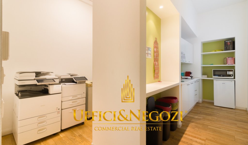 Sale Office Milan - High Representation Office with income 2.5% per annum Locality 