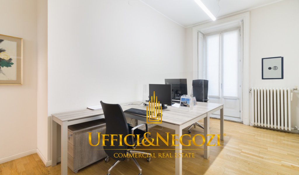 Sale Office Milan - High Representation Office with income 2.5% per annum Locality 