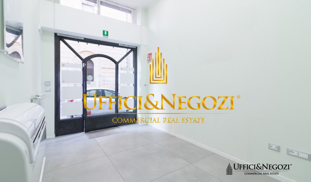 Vendita Negozio Milano - Sant'Ambrogio, vendita negozio a reddito con una vetrina Località Carrobbio, Sant'Ambrogio