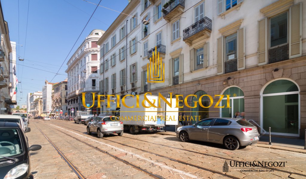 Rent Retail Milan - Shop for rent in Via Manzoni Locality 