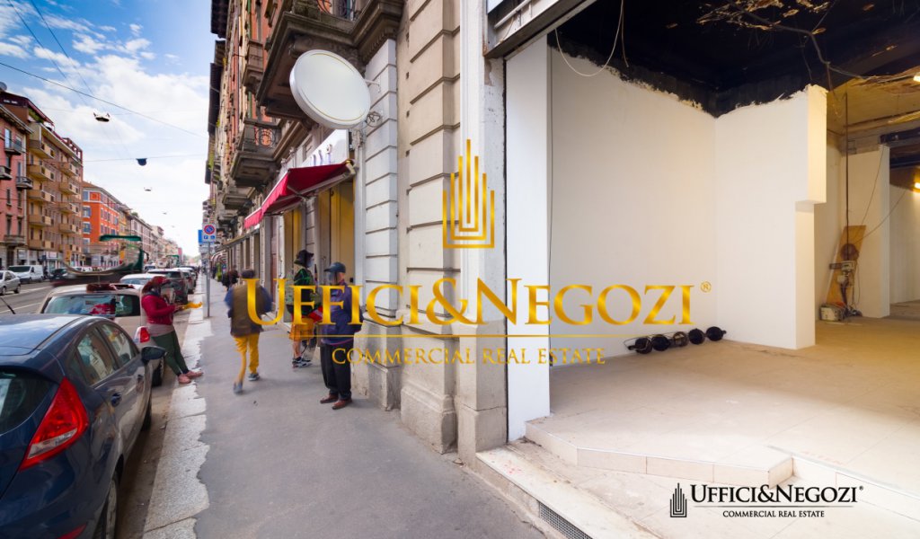 Rent Retail Milan - Shop with flue, ideal for restaurant Locality 