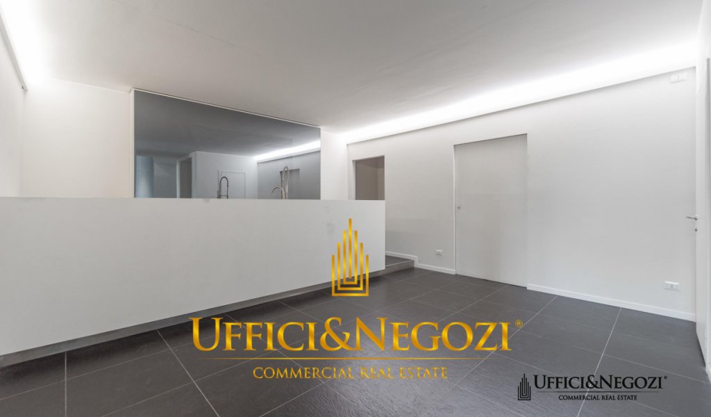 Rent Show room Milan - Showroom for rent in Via Fiori oscuri Locality 