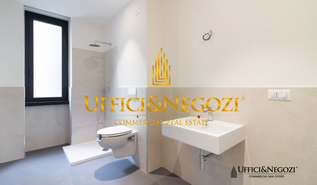Rent Office Milan - Renovated office between Brera and Turati Locality 
