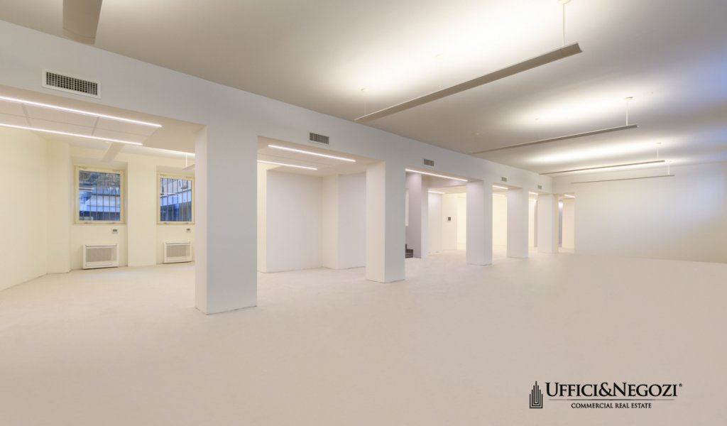Rent Office Milan - Office/ showroom for rent in P.zza Principessa Clotilde Locality 