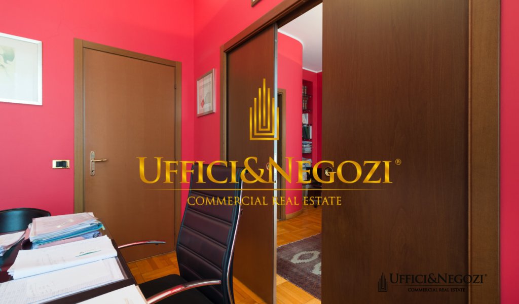 Sale Office Milan - Missori Square, bright office Locality 
