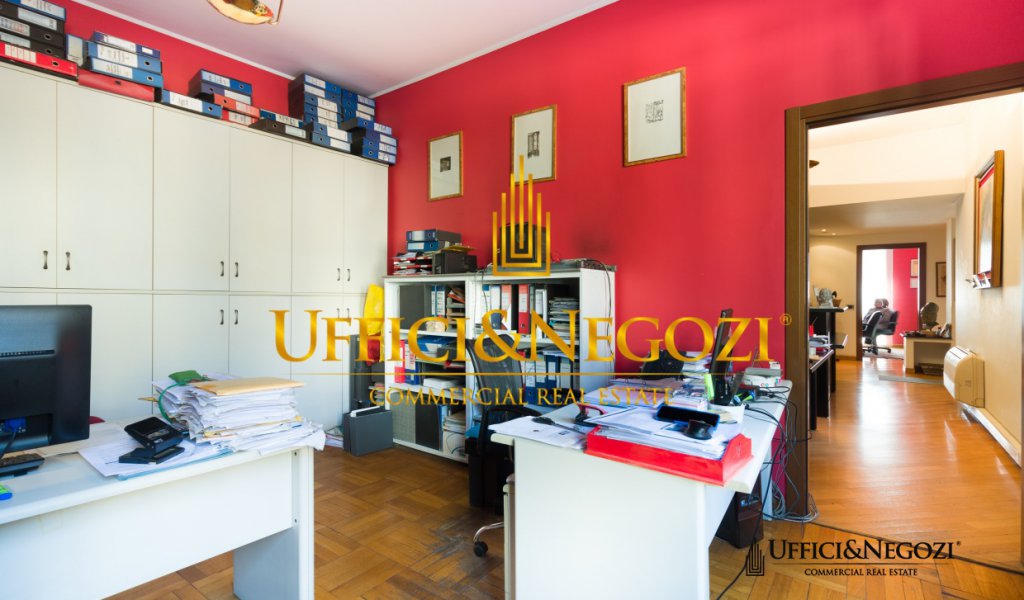 Sale Office Milan - Missori Square, bright office Locality 