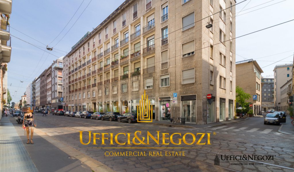 Rent Office Milan - Office for rent in C.so of Porta Romana Locality 