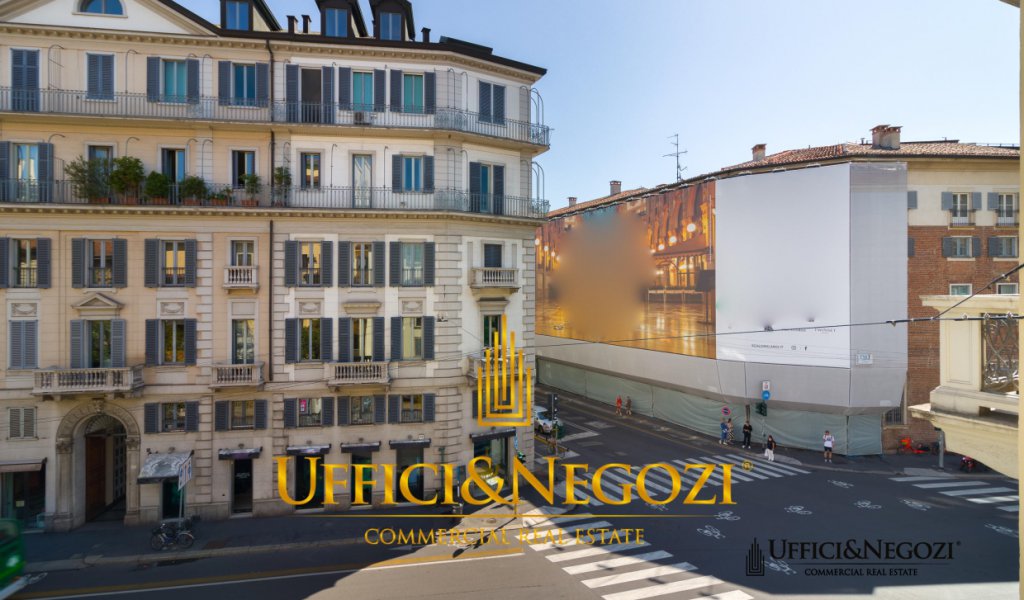 Rent Office Milan - Office for rent in Via Della Spiga Locality 
