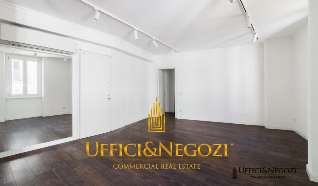 Rent Office Milan - Office for rent in Via Della Spiga Locality 