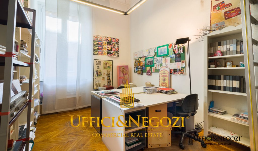 Rent Office Milan - office in via urbano III Locality 