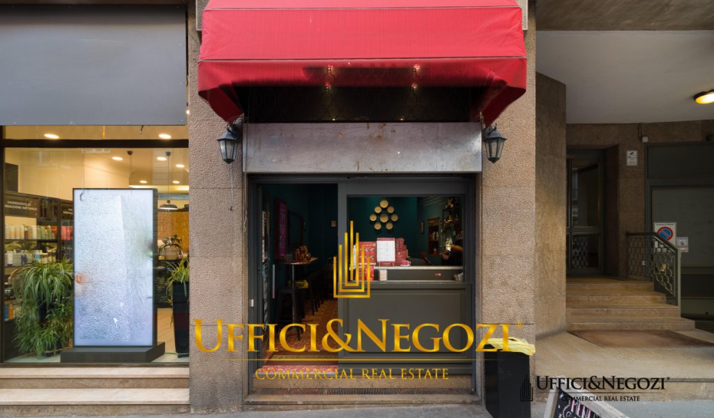 Sale Retail Milan - shop for sale with income Locality 
