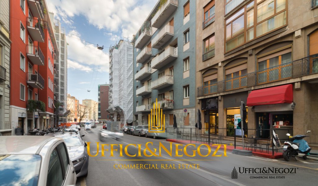 Sale Retail Milan - shop for sale with income Locality 