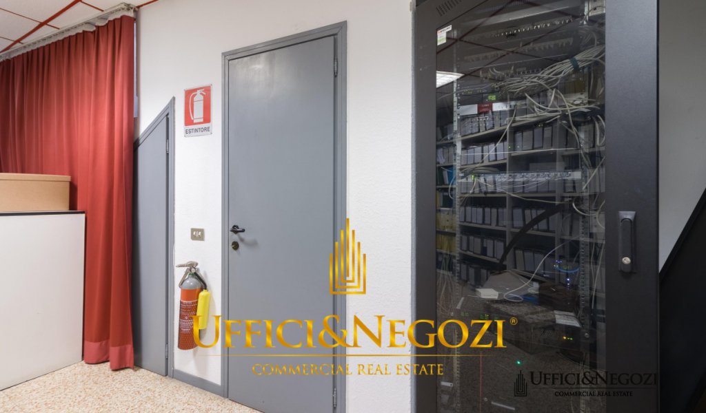 Vendita Ufficio Milano - Negozio ad uso ufficio in vendita in Viale Monza Località Nolo, Pasteur, Rovereto
